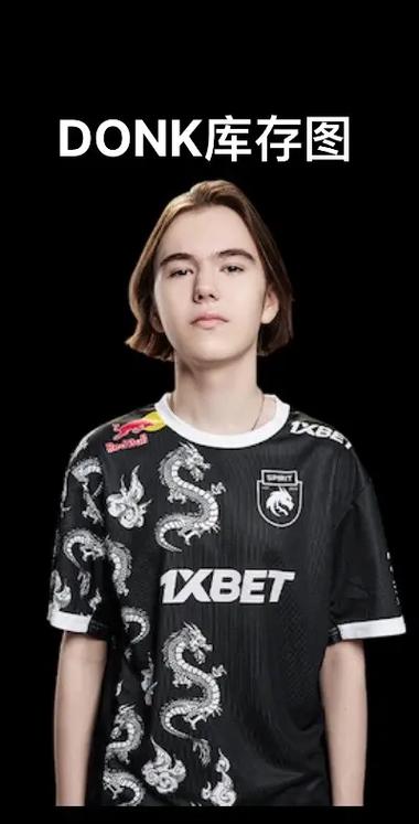 LPL前英文流解说Kitty晒照：昨晚二路直播的look～